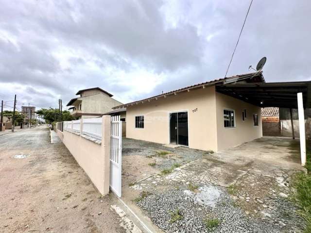 Casa com 3 quartos para alugar no Armação, Penha , 90 m2 por R$ 3.550