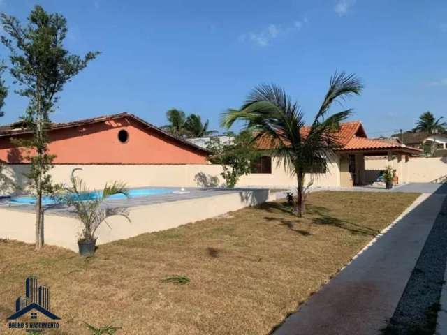 Casa à venda no bairro Balneário Copacabana - Caraguatatuba/SP