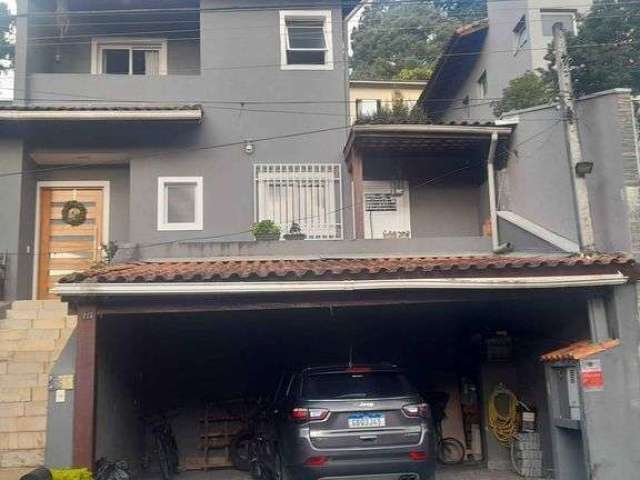 Casa Alto Padrão à venda em Carapicuíba/SP na Granja Viana, no condomínio Vila Velha 192m²