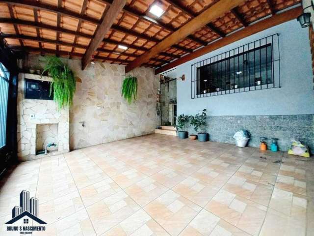 Casa térrea à venda em Cotia/SP no jardim Sábia 110m², recém reformada!