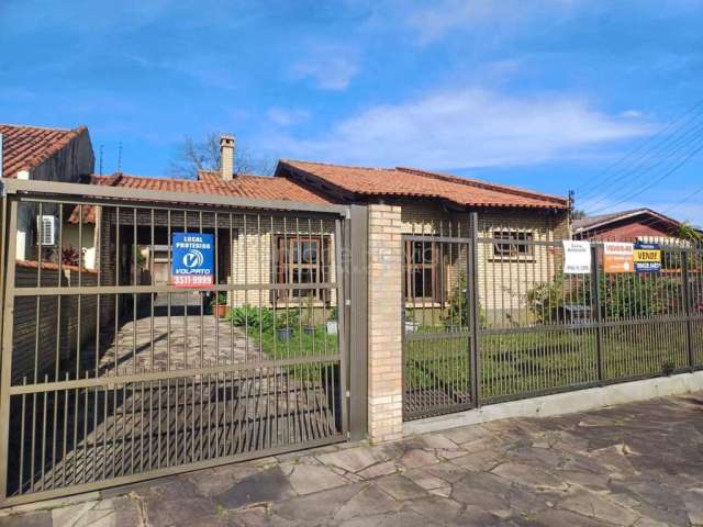 Casa para Venda em Guaíba, Centro, 3 dormitórios, 1 suíte, 3 banheiros, 4 vagas