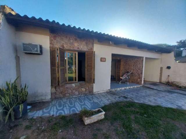 Casa com 3 quartos à venda na Avenida Maurício Lessa, 420, Flórida, Guaíba por R$ 450.000