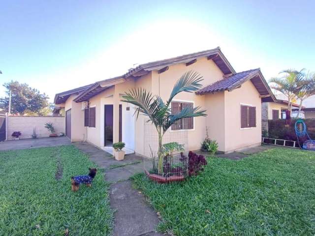 Casa com 3 quartos à venda na Rua Noel Guarany, 32, Jardim dos Lagos, Guaíba por R$ 490.000