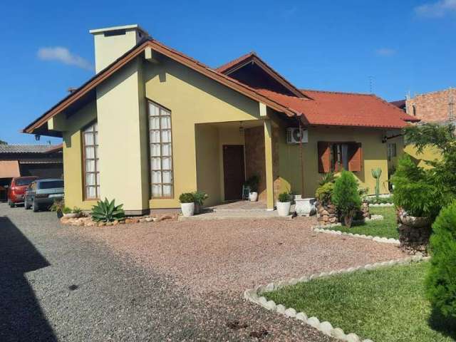 Casa com 3 quartos à venda na Dona Tereza Spagiari, 8, Alegria, Guaíba por R$ 850.000