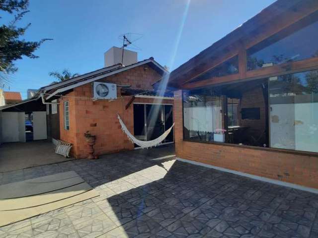 Casa com 3 quartos à venda na Rua Rio Grande do Sul, 275, Parque 35, Guaíba por R$ 475.000