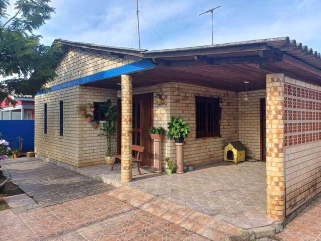 Casa com 3 quartos à venda na Avenida Assis Brasil, 936, Flórida, Guaíba por R$ 371.000