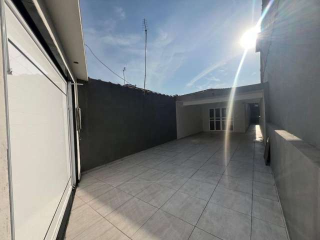 Casa Térrea isolada para aluguel possui 127 metros quadrados com 3 quartos em Caiçara - Praia Grande - SP