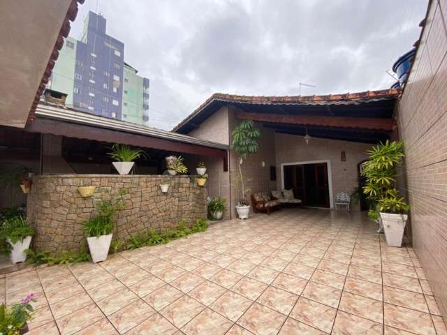 Excelente Casa Isolada térrea  lado praia com 5 dormitorios no bairro do  Caiçara, Praia Grande - R$ 650 mil, Cod: 2980