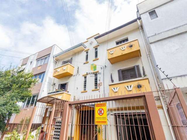 Apartamento  térreo com 2 dormitórios, 1 vaga, 46m2 no Bom Fim.