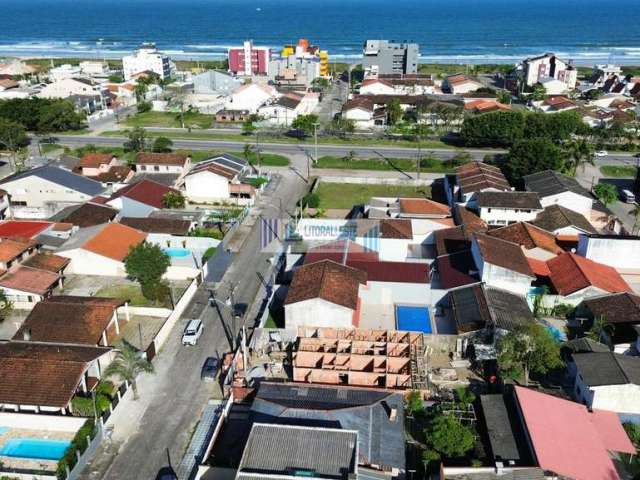 Residência com excelente acabamento - 3 dormitórios sendo uma suíte / Piscina.