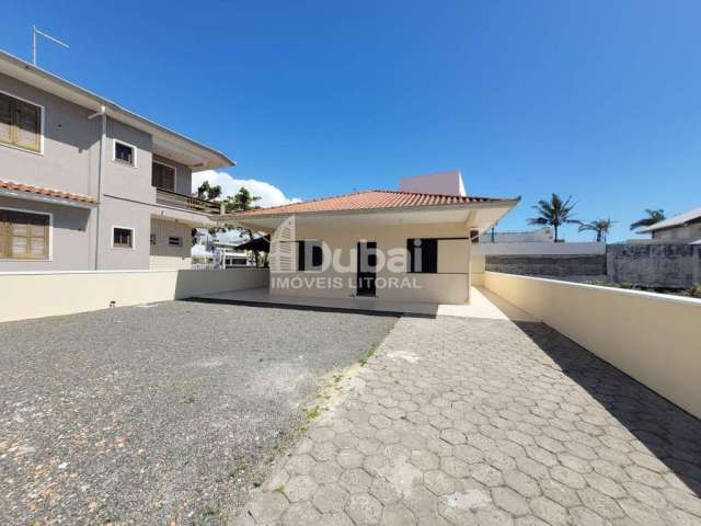 Casa para Venda em Itapoá, Itapema do Sai, 3 dormitórios, 1 suíte, 2 banheiros, 3 vagas