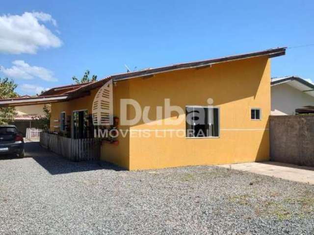 Casa para Venda em Guaratuba, Piçarras, 3 dormitórios, 1 suíte, 1 banheiro, 3 vagas