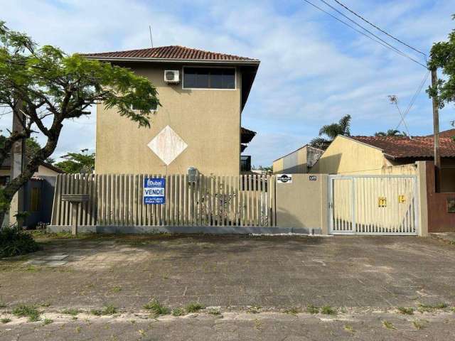 Triplex para Venda em Guaratuba, Brejatuba, 4 dormitórios, 1 suíte, 2 banheiros, 1 vaga