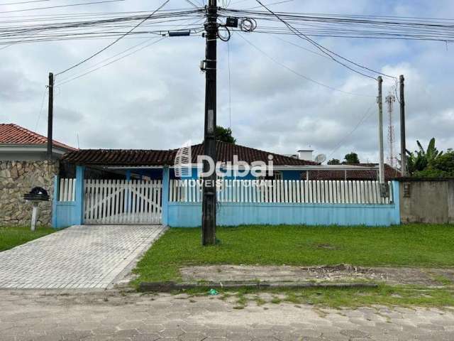 Casa para Venda em Guaratuba, Piçarras, 3 dormitórios, 1 suíte, 1 banheiro, 3 vagas