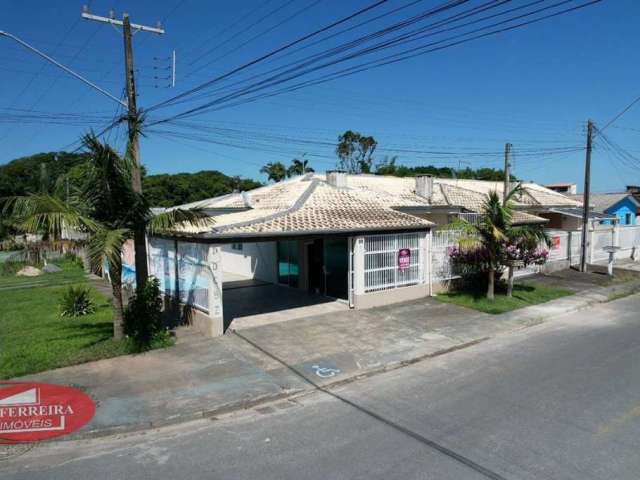 Residência com Piscina