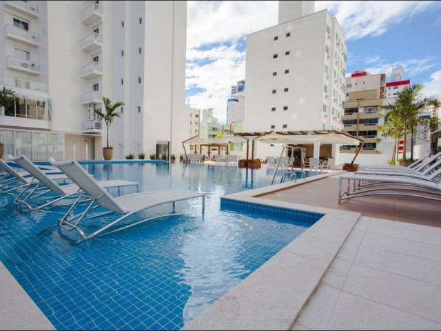 Apartamento mobiliado com 03 suítes em balneário camboriú