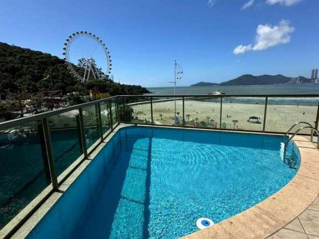 Apartamento diferenciado frente mar com piscina privativa em balneário camboriú