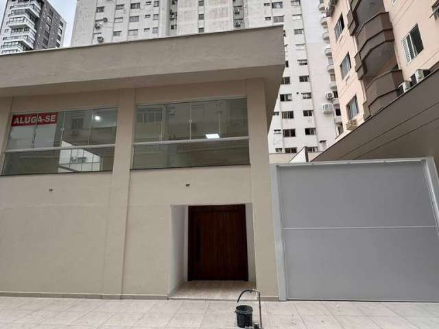 Casa comercial para locação no centro de balneário camboriú