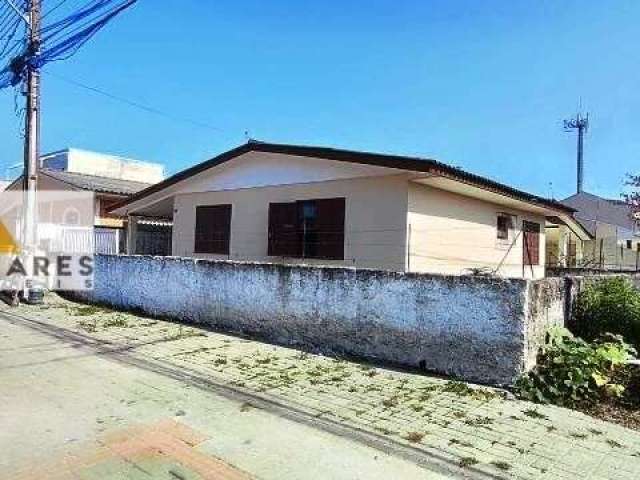 Casa à venda no bairro Santa Terezinha - Pontal do Paraná/PR