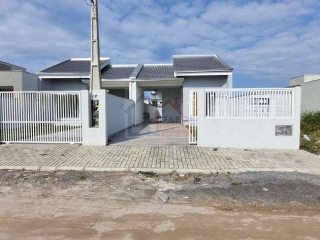 Casa nova c/ 1 suite + 2 dormitórios, churrasqueira e quintal nos fundos