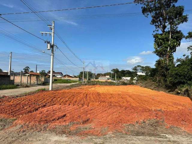 Terreno de Esquina Limpo e Aterrado