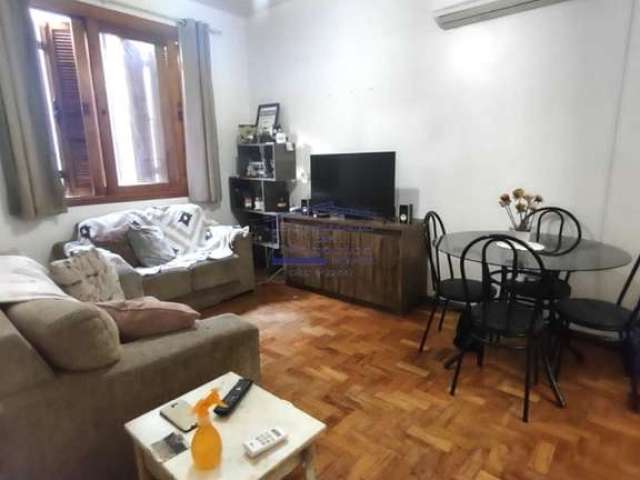 Apartamento à venda em Porto Alegre-RS, bairro Camaquã: 2 quartos, 1 sala, 1 banheiro, 53,70m² de área. Confira!