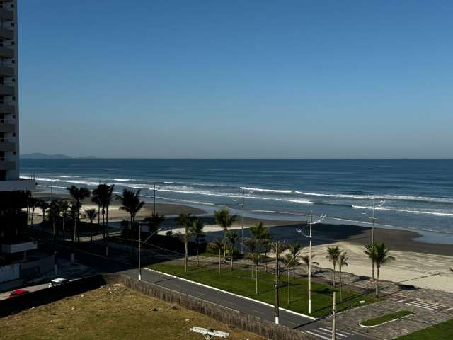 Oportunidade com vista para o mar, apartamento de 1 dormitório à 50 metros da praia.