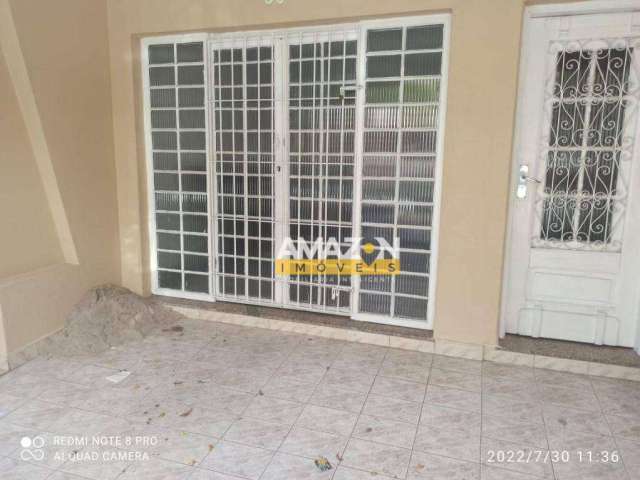 Casa com 2 dormitórios para alugar, 130 m² por R$ 2.100,00/mês - Centro - Taubaté/SP