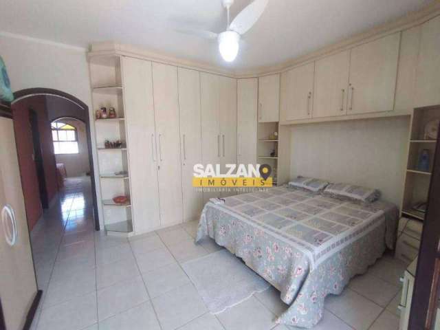 Sobrado com 5 dormitórios à venda, 312 m² por R$ 720.000 - Vila Jaboticabeira - Taubaté/SP