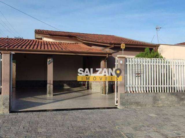 Casa com 3 dormitórios à venda, 165 m² por R$ 615.000 - Parque São Luís - Taubaté/SP