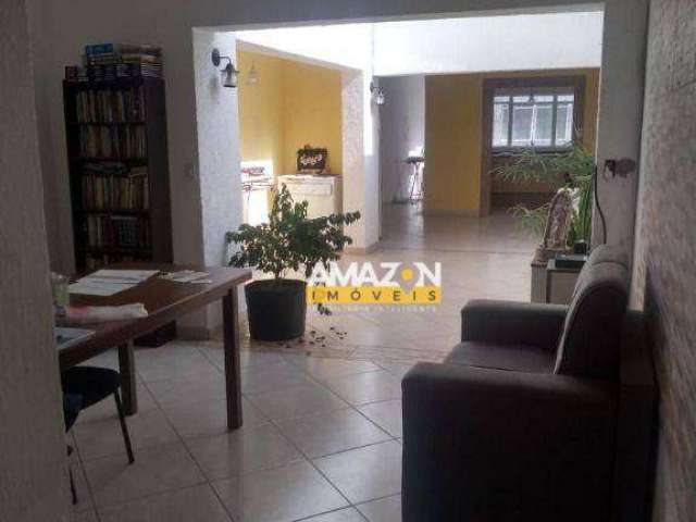 Casa com 5 dormitórios à venda, 380 m² por R$ 806.000,00 - Centro - Taubaté/SP