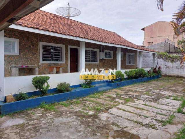 Casa com 3 dormitórios à venda, 172 m² por R$ 750.000,00 - Parque Senhor do Bonfim - Taubaté/SP