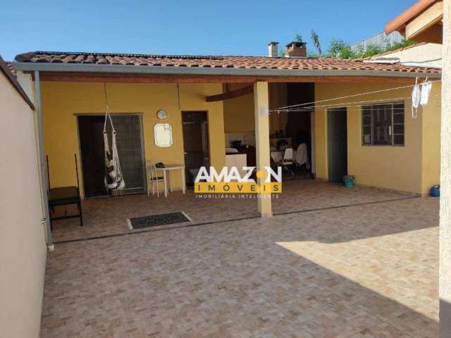 Casa com 3 dormitórios à venda, 130 m² por R$ 450.000,00 - Vila Marly - Taubaté/SP