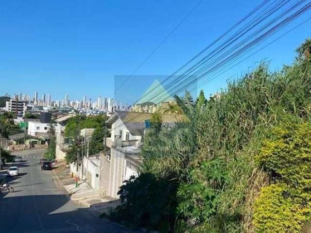 Terreno à venda no Bairro Monte Alegre - Camboriú