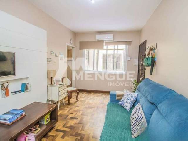 Apartamento com 2 quartos à venda na Rua Piauí, 444, Santa Maria Goretti, Porto Alegre por R$ 238.000