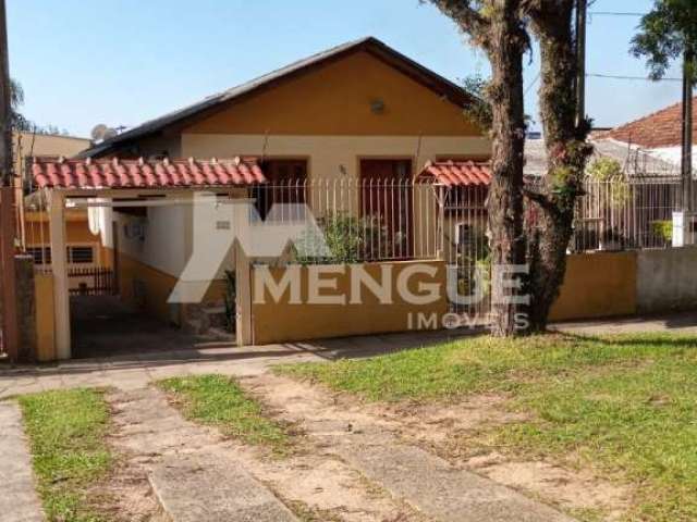 Casa com 4 quartos à venda na Avenida Frei Henrique de Coimbra, 96, Vila Ipiranga, Porto Alegre por R$ 630.000