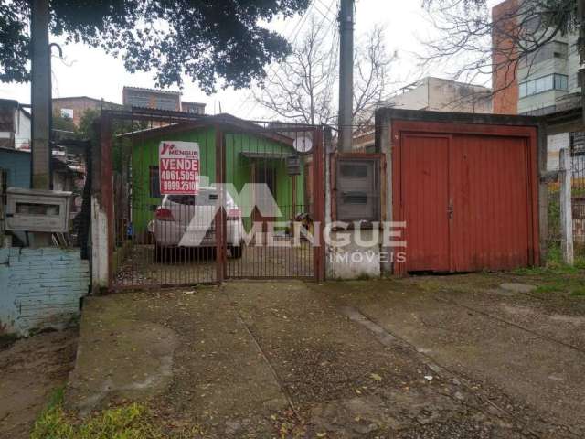 Terreno à venda na Rua Cananéia, 206, Vila Jardim, Porto Alegre por R$ 400.000