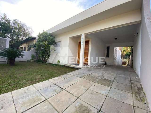 Casa com 3 quartos à venda na Rua Fernando Strehlau, 196, Jardim Itu Sabará, Porto Alegre por R$ 700.000