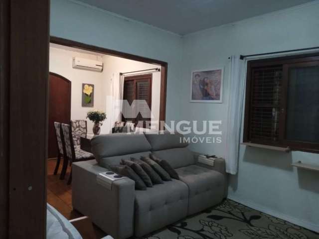 Casa com 2 quartos à venda na Antônio Severino, 131, Sarandi, Porto Alegre por R$ 350.000