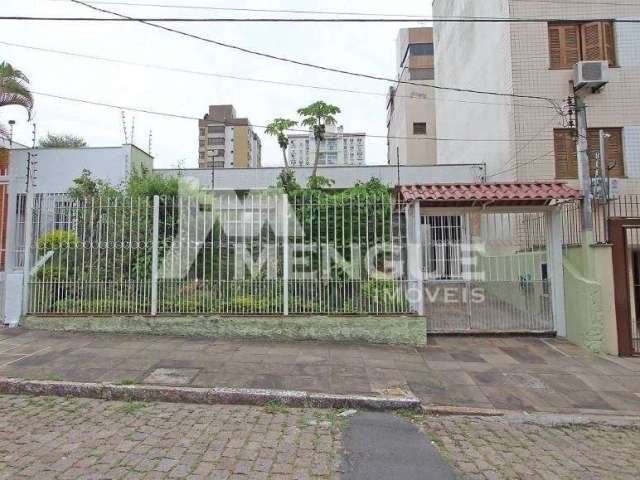 Casa com 3 quartos à venda na Rua José Scutari, 411, Passo da Areia, Porto Alegre por R$ 960.000