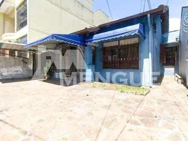 Casa com 3 quartos à venda na Rua Marechal José Inácio da Silva, 111, Passo da Areia, Porto Alegre por R$ 800.000