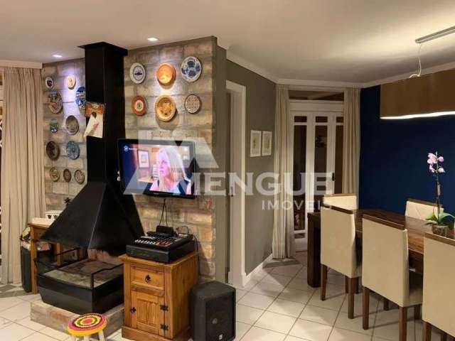 Casa com 3 quartos para alugar na Elias Bothome, 160, Jardim Planalto, Porto Alegre por R$ 8.000