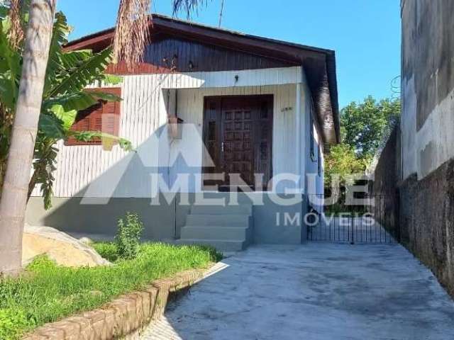 Casa com 2 quartos à venda na Rua Paul Harris, 289, Jardim Itu Sabará, Porto Alegre por R$ 350.000