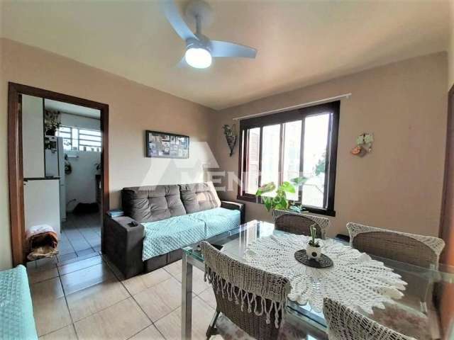 Apartamento com 3 quartos à venda na Rua Padre Hildebrando, 865, Santa Maria Goretti, Porto Alegre por R$ 254.000