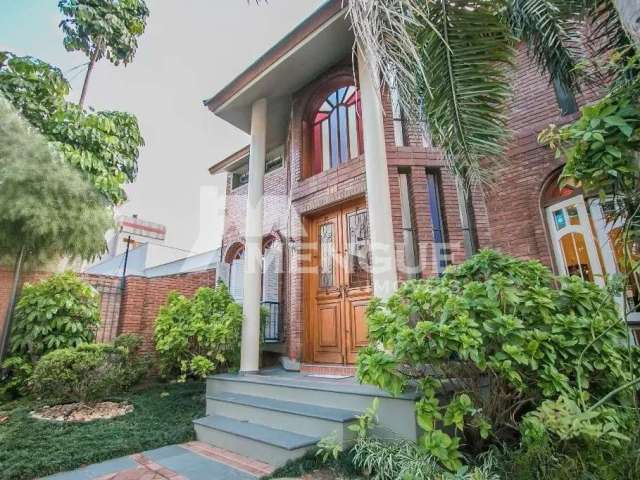 Casa com 3 quartos à venda na Maestro Salvador Campanella, 395, Jardim Planalto, Porto Alegre por R$ 1.632.000