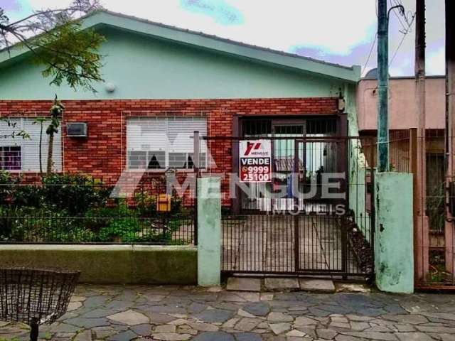 Casa com 3 quartos à venda na Rua Major Hércules Gomes Limeira, 126, São Sebastião, Porto Alegre por R$ 600.000