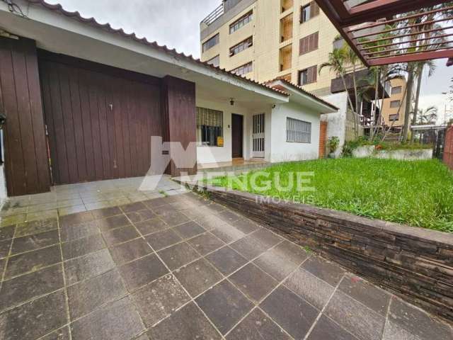 Casa com 4 quartos à venda na Avenida Quito, 362, Jardim Lindóia, Porto Alegre por R$ 800.000