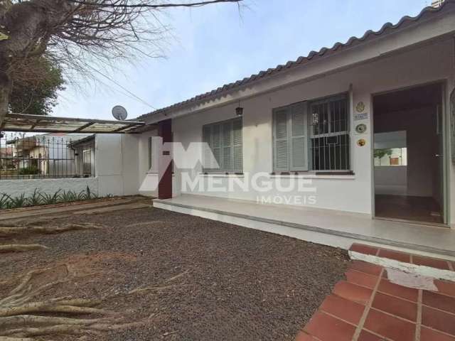 Casa com 3 quartos para alugar na Rua Vicente Ferreira Gomes, 647, Sarandi, Porto Alegre por R$ 3.340