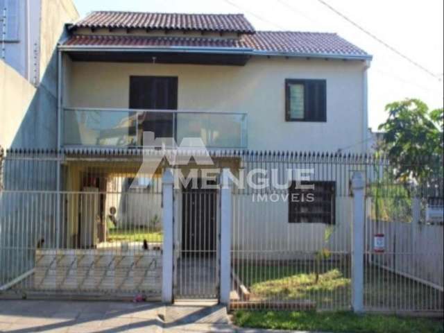 Casa com 3 quartos à venda na Avenida Doutor Petrônio Portella, 1390, Parque Santa Fé, Porto Alegre por R$ 330.000