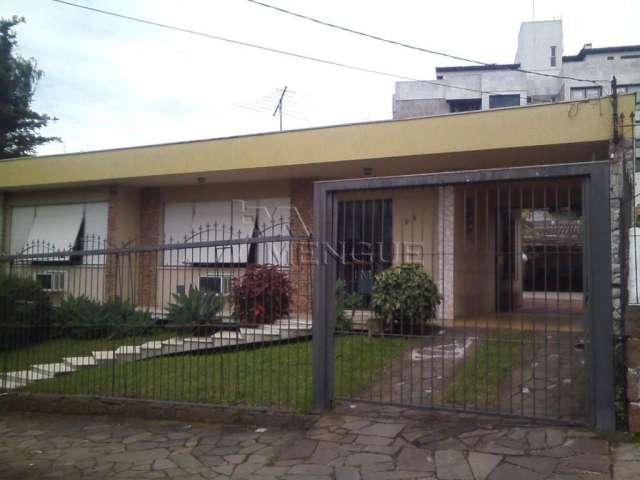 Casa com 3 quartos à venda na Rua Paulo Bento Lobato, 26, Jardim Lindóia, Porto Alegre por R$ 1.500.000